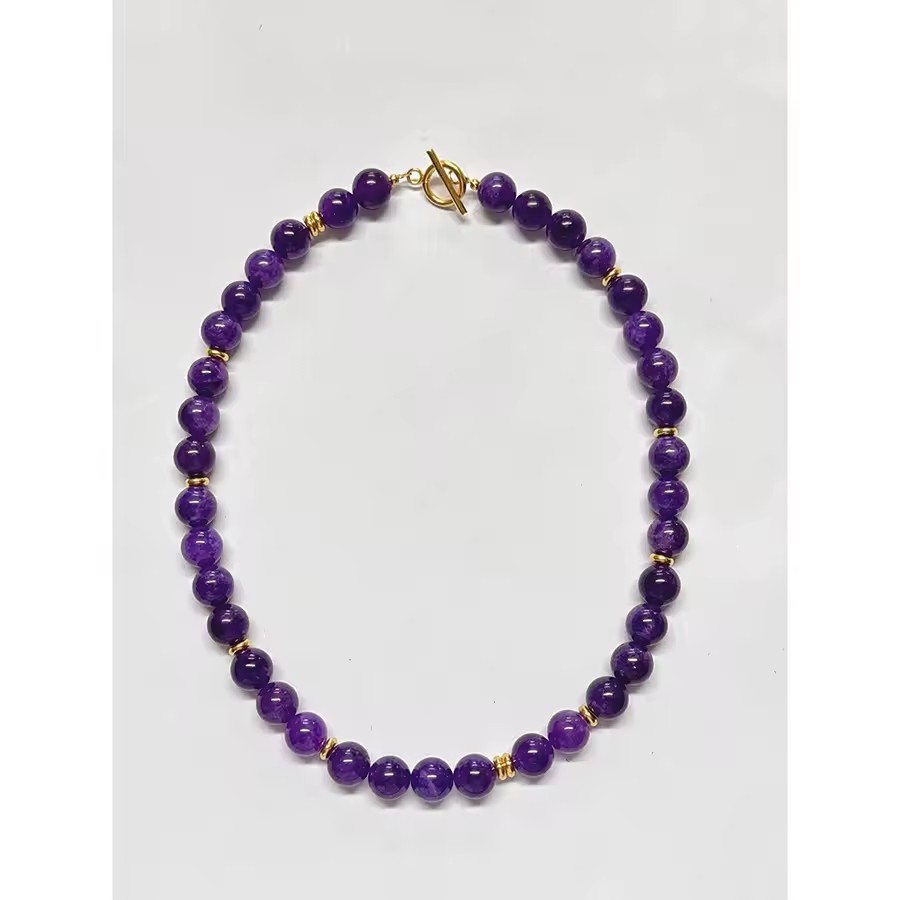Collier en charoïte dorée