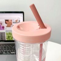 Bouteille d'eau en plastique de 700 ml grande capacité avec infuseur à thé et fruits (citron) et paille