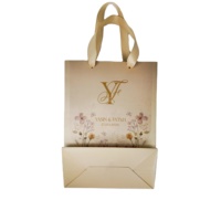 Sac cadeau en carton rigide de luxe personnalisé avec ruban et poignée |   pour l'emballage recyclable certifié |   Usine de sacs cadeaux haut de gamme