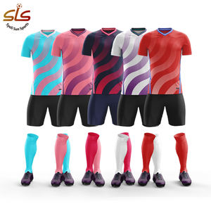 Aanpasbaar voetbaltenue voor jongens, volledig sublimatie voetbalteam uniform, sneldrogend, ademend, retro voetbal shirt - Product Image 1