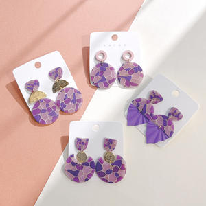 <span class=keywords><strong>Orecchini</strong></span> pendenti fatti a mano in <span class=keywords><strong>argilla</strong></span> <span class=keywords><strong>polimerica</strong></span> serie di punti viola gioielli moda donna montaggio geometrico accessori in <span class=keywords><strong>argilla</strong></span> all'ingrosso - Product Image 1