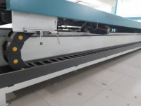 Machine de presse de membrane sous vide de feuille de pvc de pin de porte automatique de chine pour la conception d'armoire de meubles porte en bois
