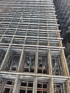 Grillage soudé noir pour renforcement de béton, panneau de treillis d'acier, treillis de fer à béton, toile métallique pliable de haute qualité pour la construction et les écrans - Product Image 4
