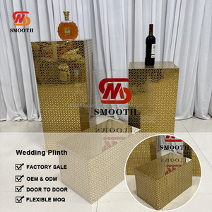 Vente en gros de présentoir à gâteaux carré moderne en métal doré brillant Socle de présentation à dessert lisse pour événements de fête de mariage - Product Image 2