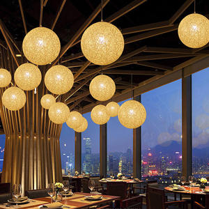 Suministro de fábrica, luz LED colgante de bambú para interiores, iluminación colgante de techo redondo en tamaños medianos - Product Image 1