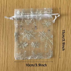 Sacs en organza flocon de neige en vrac 10x15cm, sacs en maille à cordon pour l'hiver, pochettes cadeaux transparentes pour les fêtes d'hiver, emballage de bonbons de Noël - Product Image 2