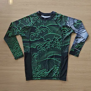 Venta al por mayor MMA Spandex Fitness impresión personalizada por sublimación hombres Rash Guard conjuntos de logotipos personalizados