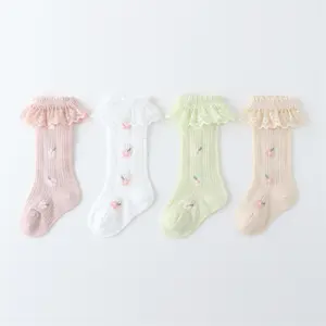 Schlussverkauf Großhandel Sommer Spitzen ultra-dünne hohe Röhren-Baby-Socken gestrickte Neugeborenen-Socken