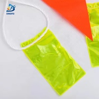 Triangle en PVC orange personnalisé Drapeau d'avertissement de sécurité avec étiquettes réfléchissantes Corde à usage intensif