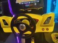 Machine d'arcade de course automobile à monnayeur, console de jeu en plastique, garantie 1 an pour centre de jeux