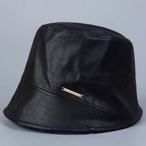 Chapeau Bob Femme en Cuir PU 2025 – Nouvelle Collection Automne Hiver – Tendance Jeunesse Décontractée Urbaine et Extérieure – Chapeau de Pêcheur avec Détail Métallique - Product Image 6
