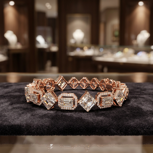 สร้อยข้อมือเพชรชุบทองคำขาวสำหรับผู้ชายจาก AADIHI JEWELS ทรงเหลี่ยมมรกต เพชรเพาะเลี้ยงในห้องปฏิบัติการ ได้รับการรับรองจาก IGI หรูหรา คลาสสิก เหมาะสำหรับสวมใส่ทุกวัน - Product Image 6