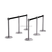 Poteaux de barrière de ligne de file d'attente de contrôle de foule de corde rouge de 37 pouces poteaux de poteau extérieurs durables noirs pour des poteaux de poteau décor à la maison