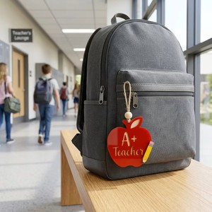 Ornamento a Forma di Mela Personalizzato per <span class=keywords><strong>Insegnanti</strong></span> A+ |   Regalo Personalizzato in Acrilico 3D |   Forniture Scolastiche all'Ingrosso per Rivenditori 2026 - Product Image 5