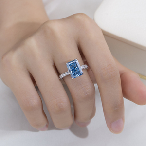 Bague de fiançailles en or 18 carats MSR-2181 avec diamant bleu rond taillé fantaisie et accents de diamants pour femme, style classique - Product Image 4