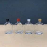 Kustom Transparan 50Ml 100Ml 250Ml Botol Kaca Mini Minuman Keras dengan Tutup Putar Aluminium