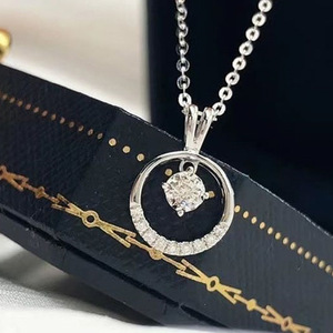 Collana con Ciondolo a Stella per Donne, Semplice ed Elegante per Uso Quotidiano, Catena per Clavicola per Outfit Casual e Regalo - Product Image 2