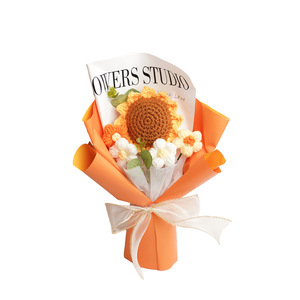 Bouquet de tournesols, fleurs tricotées à la main, cadeau pour la fête des enseignants, la remise des diplômes - Product Image 5