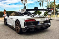 Kit carrosserie en fibre de carbone pour Audi R8 : R8 amélioré avec capot, ailes et spoilers en fibre de carbone