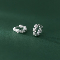 925 Sterling Silber Rosenblüten-Ohrringe Trendige Runde Kleine Huggie Creolen Großhandel Feiner Schmuck für Frauen und Mädchen