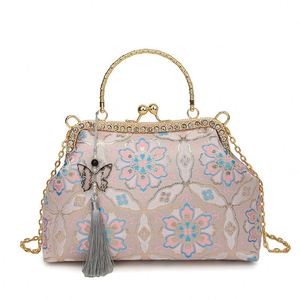 Lady's Retro-style Handbag. Made of PU Material. the Inner Lining Is Made of Polyester. It Is Suitable for Daily Use.1032 - Product Image 5
