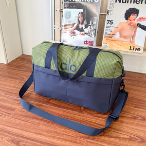 Wholesale Luxury Large Capacity <strong>Mini</strong> <strong>Gym</strong> <strong>Bag</strong> Custom Logo Duffle for Men Women Nylon Lining Waterproof Sports Fitness Weekend <strong>Bag</strong> - Product Image 4