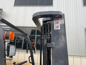 Chariots élévateurs diesel de 3 tonnes, certifiés CE/ISO, garantie d'un an, longueur des fourches 1070 mm, largeur des fourches 200-815 mm, chariots élévateurs personnalisables - Product Image 4