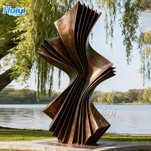 Esculturas de Animales Modernas de Bronce Fundido a Gran Escala para Exteriores, Hechas a Mano, de Forma Irregular, en Venta - Product Image 5