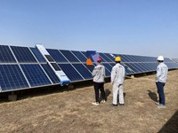 Système de nettoyage de modules photovoltaïques PV, robot de nettoyage de panneaux solaires, brosse automatique, machine de nettoyage de panneaux solaires