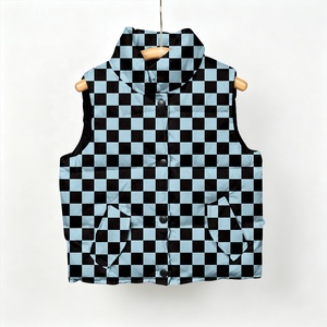 Gilet Invernale KR per Bambini, Giubbotto Imbottito di Alta Qualità con Ricami, Gilet Senza Maniche con Motivo a Scacchi per Ragazzi - Product Image 4