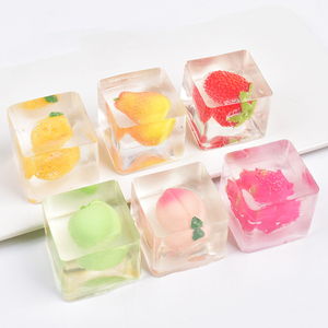 Jouets anti-stress les plus populaires en TPR transparent en forme de fruits, boules à presser pour la décompression et le soulagement du stress pour enfants - Product Image 1