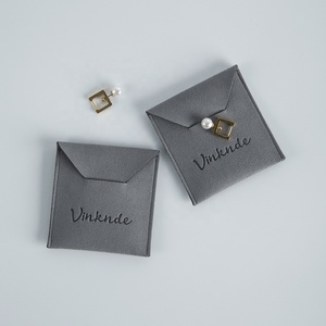 Bolsa de Joyería de Microfibra de Lujo de Alta Calidad 2024, Bolsa Gruesa Gris con Solapa y Colgante, Nueva Embalaje de Regalo - Product Image 1