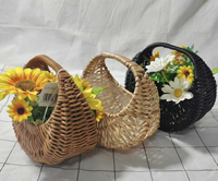Panier en rotin PE fabriqué en usine avec poignée, panier cadeau demi-lune, couleur noire, pour les fêtes, petite taille