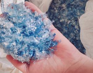 Chips de PET Reciclado Lavado en Caliente, Mezcla Azul Claro Transparente, Hojuelas de HDPE de Baja Impureza para Fibra de Alta Tenacidad y Láminas de Plástico - Product Image 4
