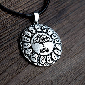 Gioielli Celtici Norreni, Ciondolo Albero della Vita Yggdrasil con Rune, Albero del Mondo Scozzese - Product Image 6