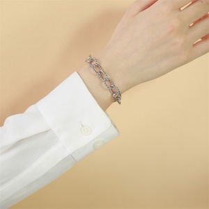 Pulsera de Cadena con Eslabones en Espiral de Acero Inoxidable Chapado en Oro de Alta Calidad para Mujer - Product Image 5