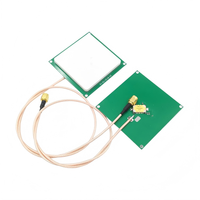 1dbi 3dbi 4dbi 5dbi 5.5dbi Polarisation circulaire UHF RFID Antenne céramique longue portée verticale pour module lecteur UHF RFID