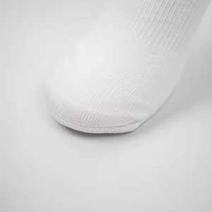 Custom Neutral Outdoor Knitted Sports Socks High Quality Quick Dry Non <b>Slip</b> Youth Crew Socks Wholesale - Product Image 6