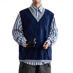 Pull sans manches en acrylique tricoté pour garçons, tendance, avec impression en relief – Pull col en V de haute qualité - Product Image 2
