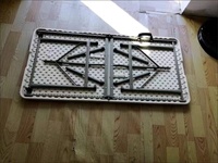 Table rectangulaire pliable en plastique blanc moderne pour la restauration, les banquets, les pique-niques, les hôpitaux, les hôtels, en gros