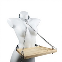 Plateau d'objectivation BDSM menottes manchettes au cou formation esclave humain thé plateau de fruits stimulation de pince à mamelon portant