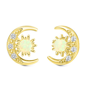 Orecchini a Perno con Stella e Luna, Design Elegante e Raffinato, Gioielli per Donne, Uso Quotidiano, Accessorio per Outfit da Festa, Idea Regalo - Product Image 5
