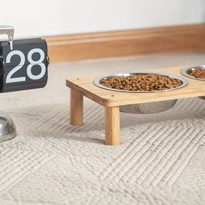 Ensemble de 3 bols en bambou naturel surélevé pour chat avec 3 bols en acier inoxydable design anti-vomissement pour mangeoire d'intérieur pour animaux de compagnie - Product Image 2