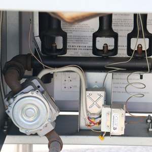 Approvisionnement direct usine, Vente chaude : Équipement de cuisine professionnel, Friteuse à gaz 3 tubes style américain, Contrôle par thermostat, Capacité 20L d'huile - Product Image 4