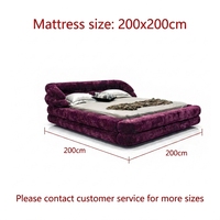 Modernes Luxuriöses Gepolstertes Bettgestell Übergroßes Wolkenbett King Size Queen Doppelbett in Burgunderrotem Plüschstoff für Villen
