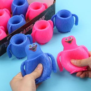 Nuevo Juguete Antiestrés de Plástico Personalizado de 13 cm, Divertido Monstruo Azul y Rojo para Apretar, para Niños, Adultos, Amigos, a Partir de 14 Años - Product Image 3