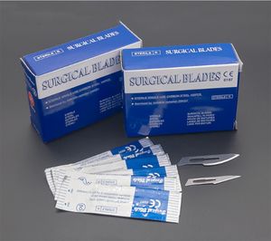Prix de gros 10R Instruments médicaux jetables Lame chirurgicale en acier au carbone bon marché Source d'alimentation manuelle pour <span class=keywords><strong>clinique</strong></span> hospitalière - Product Image 3