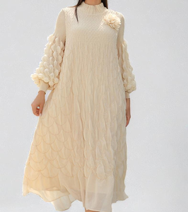 Robe abaya modeste tempérament haut de gamme broderie lourde lâche mince Miyake bulle plissée Midi Vestidos décontractés OEM ODM chic - Product Image 1