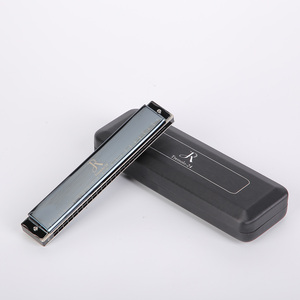 Armónica Profesional de 24 Orificios con Estuche Rígido de Plástico y Paño de Limpieza, Clave C, para Uso Profesional - Product Image 3