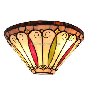 Lámpara de Pared Semicircular de Vidrio Teñido Marrón Estilo Tiffany de Lujo de 12 Pulgadas, Diseño Barroco para Dormitorio o Comedor - Product Image 3